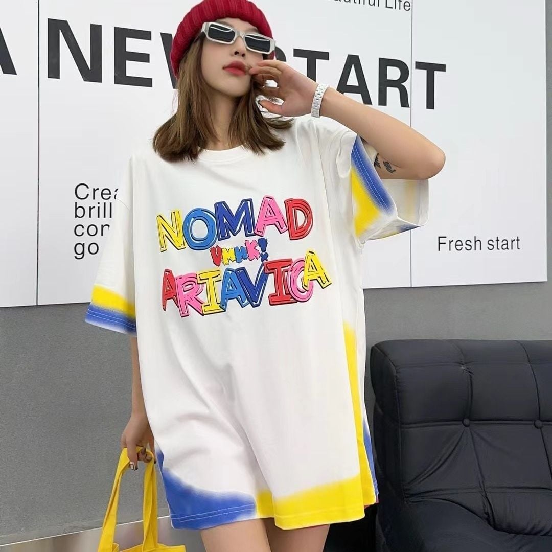 個性的なデザイン 好感度満載 アバンギャルド プリント 半袖Tシャツ カットソーins-8237