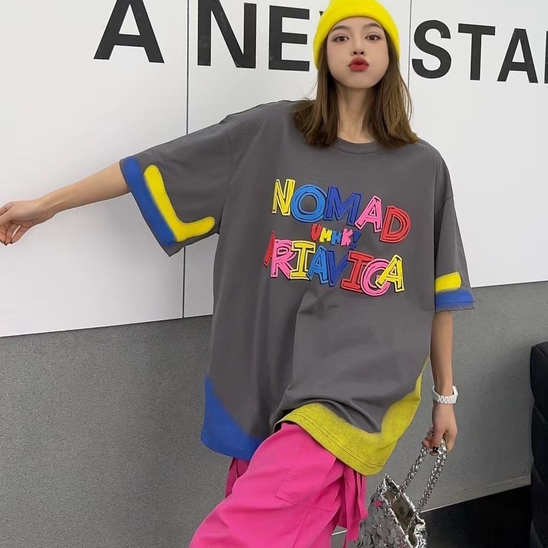 個性的なデザイン 好感度満載 アバンギャルド プリント 半袖Tシャツ カットソーins-8237