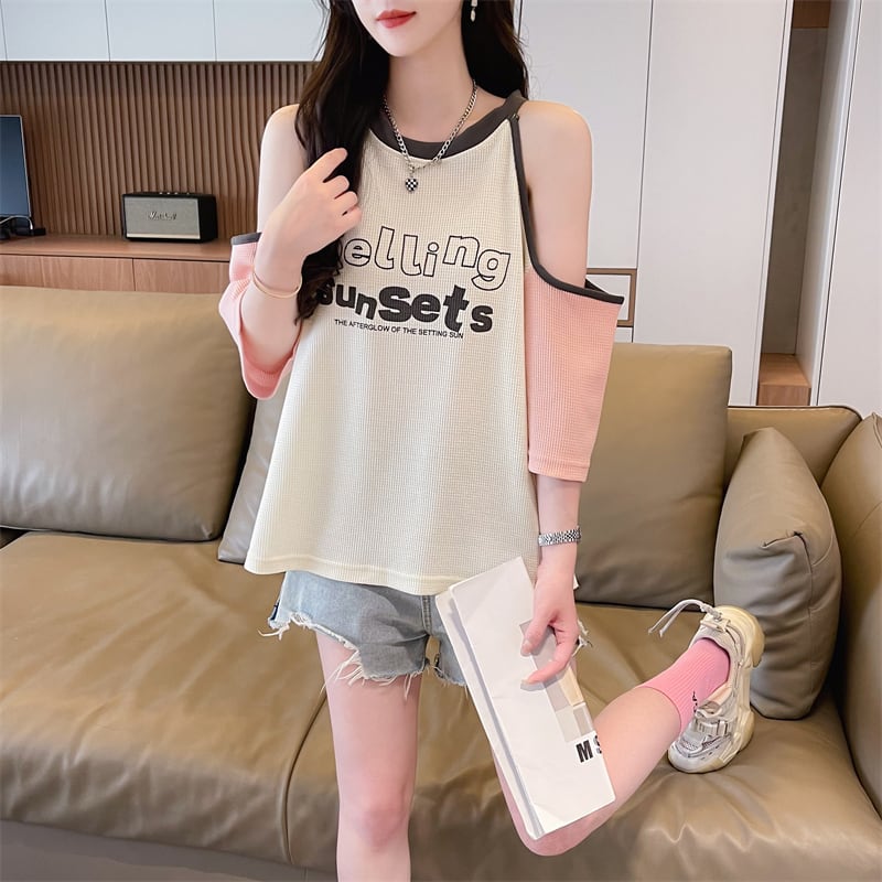 話題沸騰中  ロゴ プリント 肩だし 肌見せ 肩開き ゆったり 3色半袖Tシャツins-8212