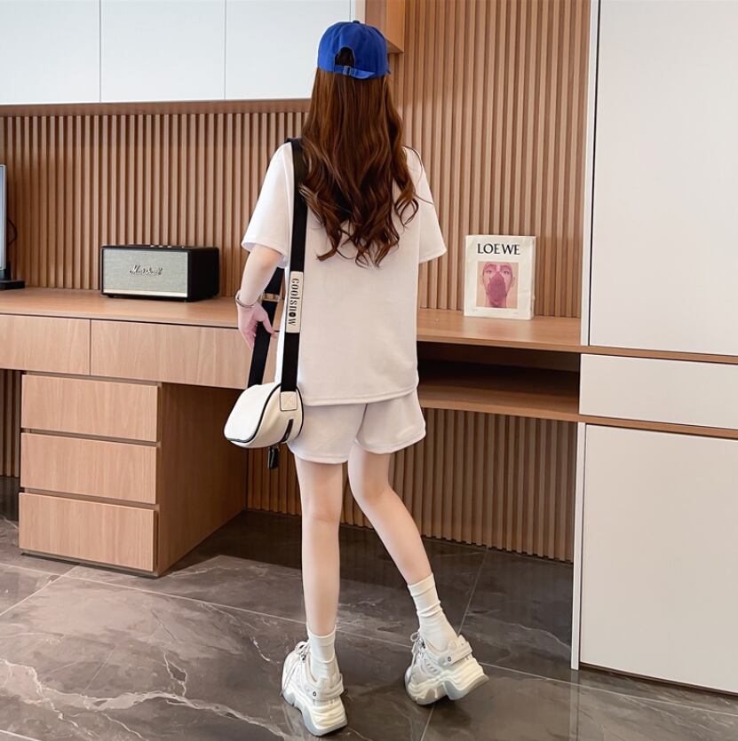 売り切れ必至 ルーズ  半袖Ｔシャツⅹパンツセット全2色ins-8190