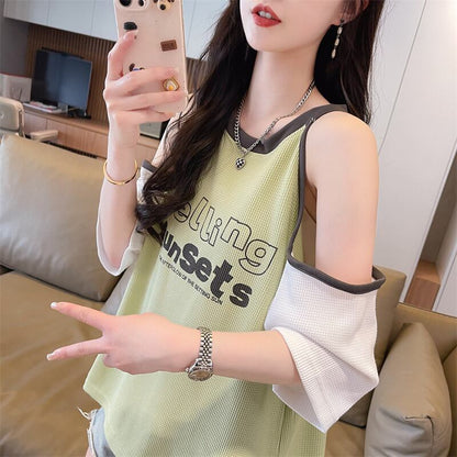 話題沸騰中  ロゴ プリント 肩だし 肌見せ 肩開き ゆったり 3色半袖Tシャツins-8212